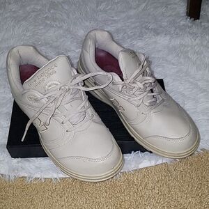 New Balance 812 Womens Walking Shoes Size 9.5 tan sneakers shoes  shoe Y2k